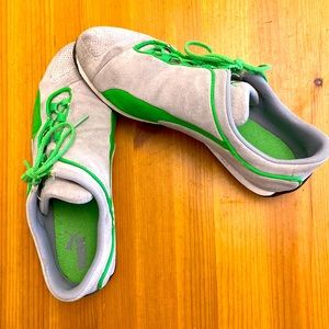 Vintage 90s Puma trainers - no longer sold in stores!!